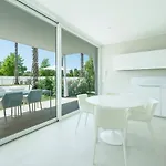 Apartment Palms *