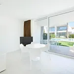 Apartment Palms *